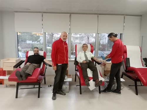 Kaymakamımız Sayın Sadettin Yücel, Türk Kızılay Kan Bağış Merkezini Ziyaret Ederek Kan Bağışında Bulundu