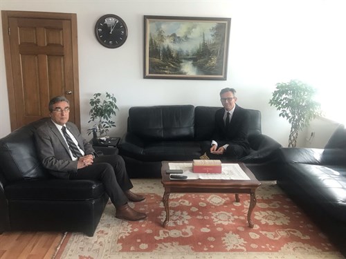 Özel Gelişim Okulları Müdürü Sayın Mustafa Tanrıdiler, Kaymakamımız Sayın Sadettin Yücel'e Ziyarette Bulundu.